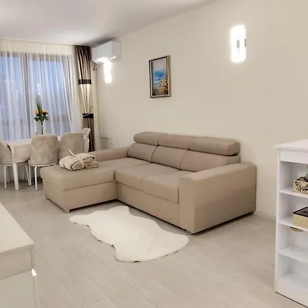 Skyline Sea View - център златни пясъци, първа линия * 金沙