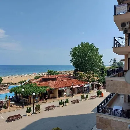 Apartment Skyline Sea View - център златни пясъци, първа линия
