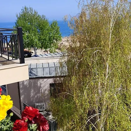 Апартамент Skyline Sea View - център златни пясъци, първа линия Златни пясъци