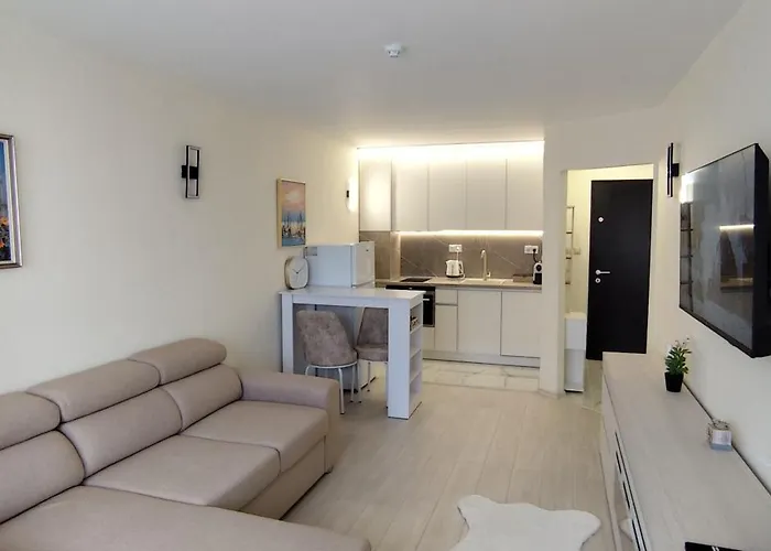 Апартамент Skyline Sea View - център златни пясъци, първа линия *