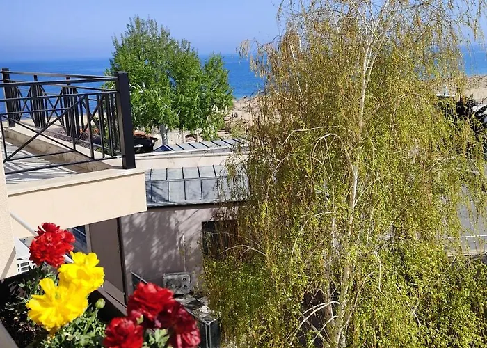 Апартамент Skyline Sea View - център златни пясъци, първа линия Златни пясъци