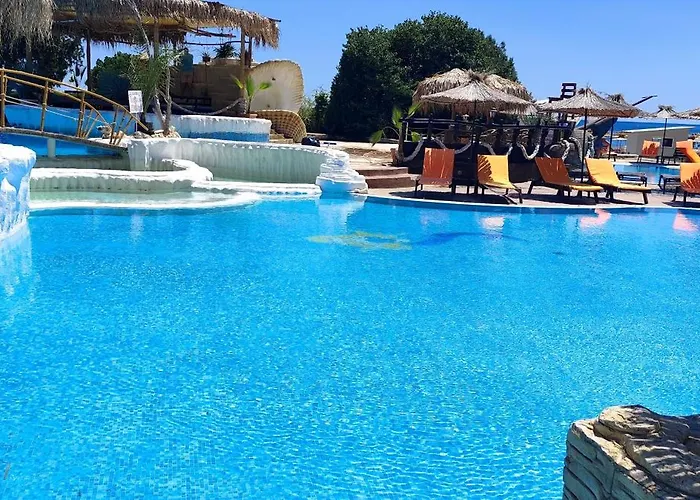 Skyline Sea View - център златни пясъци, първа линия Апартамент