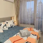 Skyline Sea View - център златни пясъци, първа линия Apartment *